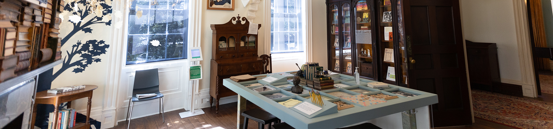  the library at the juliette gordon low birthplace 